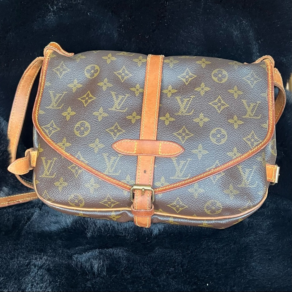 Louis Vuitton Saumur MM Crossbody